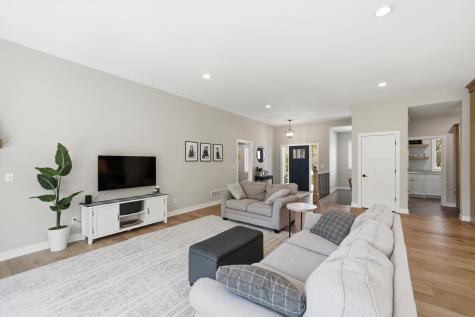 25155 Glen Road Excelsior MN 55331