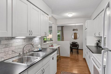 2710 Dale Street N Roseville MN 55113