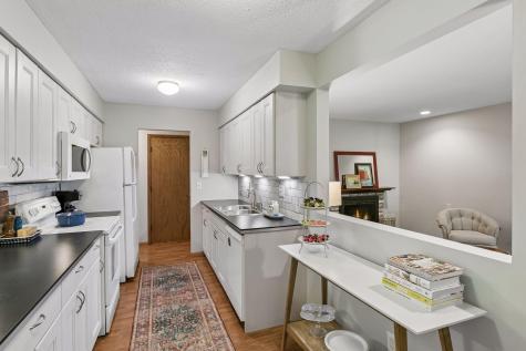 2710 Dale Street N Roseville MN 55113