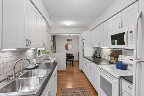 2710 Dale Street N Roseville MN 55113