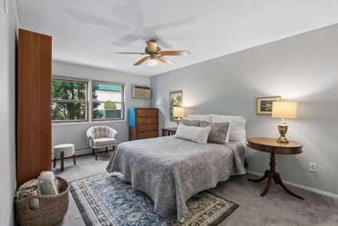 2710 Dale Street N Roseville MN 55113