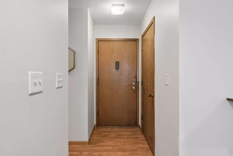 2710 Dale Street N Roseville MN 55113
