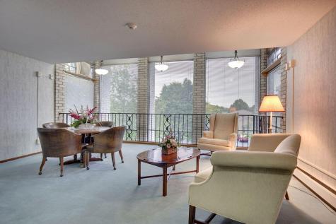 2710 Dale Street N Roseville MN 55113