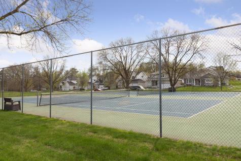 2710 Dale Street N Roseville MN 55113