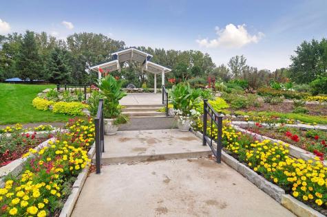 2710 Dale Street N Roseville MN 55113