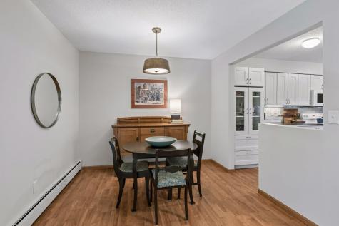 2710 Dale Street N Roseville MN 55113