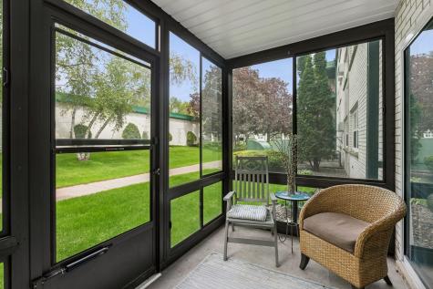 2710 Dale Street N Roseville MN 55113