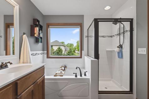 656 Lake Ridge Drive Woodbury MN 55129
