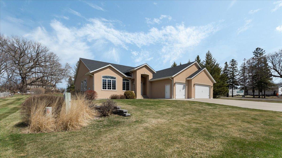 15 Bluegrass Drive NW Alexandria MN 56308