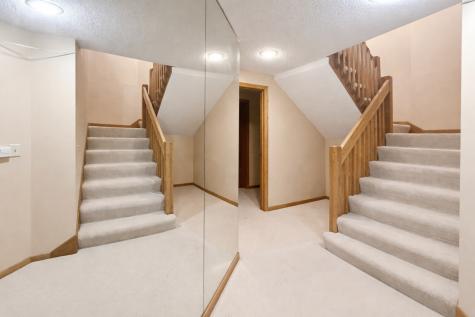 8992 Hidden Meadow Road Woodbury MN 55125