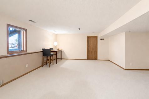 8992 Hidden Meadow Road Woodbury MN 55125