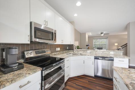 11330 Sandcastle Drive Woodbury MN 55129