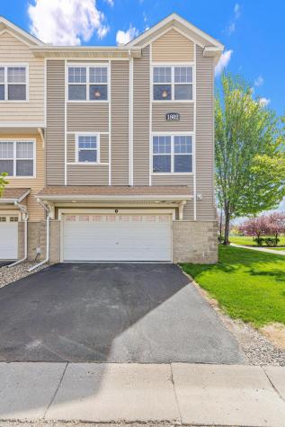 1802 Colonial Lane Chanhassen MN 55317