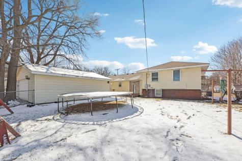 7700 Sierra Parkway Brooklyn Park MN 55444