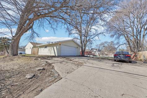 7700 Sierra Parkway Brooklyn Park MN 55444