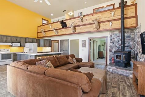 W8895 North Lake Road Greenwood WI 54437