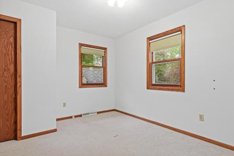 6705 327th Lane NW Princeton MN 55371