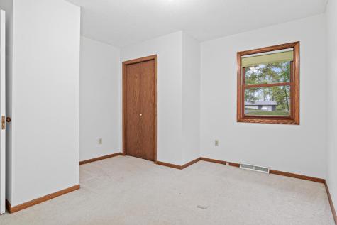 6705 327th Lane NW Princeton MN 55371