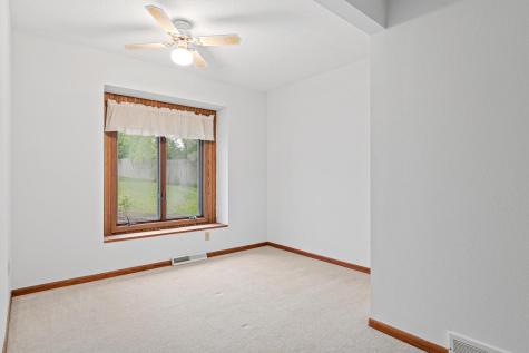 6705 327th Lane NW Princeton MN 55371