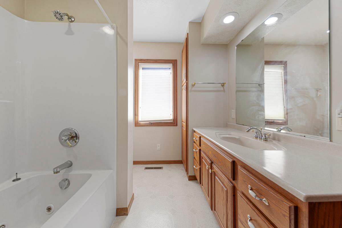 1502 4th Avenue SW Austin MN 55912