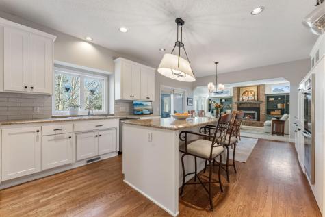 10299 Bucks Way Eden Prairie MN 55347