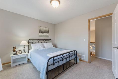 10299 Bucks Way Eden Prairie MN 55347