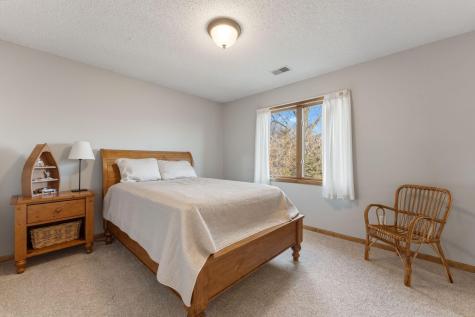 10299 Bucks Way Eden Prairie MN 55347