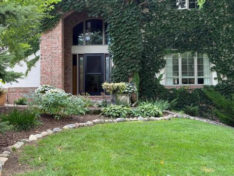 10299 Bucks Way Eden Prairie MN 55347
