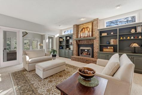 10299 Bucks Way Eden Prairie MN 55347