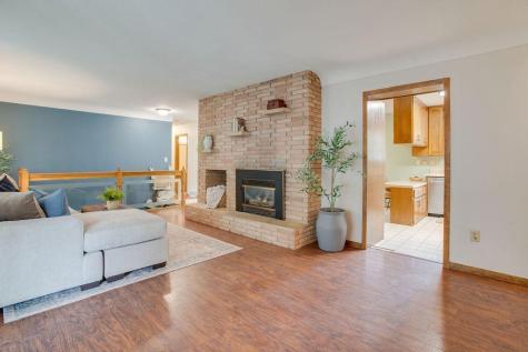 2005 S 15th Street S Moorhead MN 56560