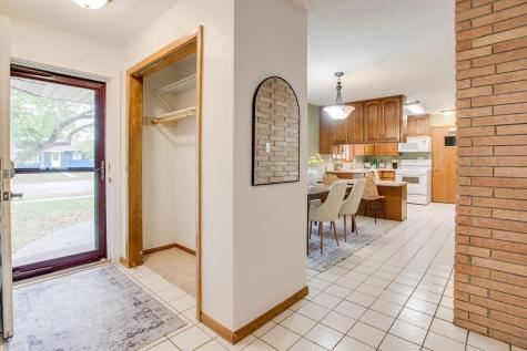 2005 S 15th Street S Moorhead MN 56560