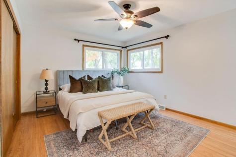 2005 S 15th Street S Moorhead MN 56560