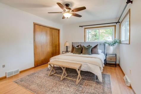 2005 S 15th Street S Moorhead MN 56560