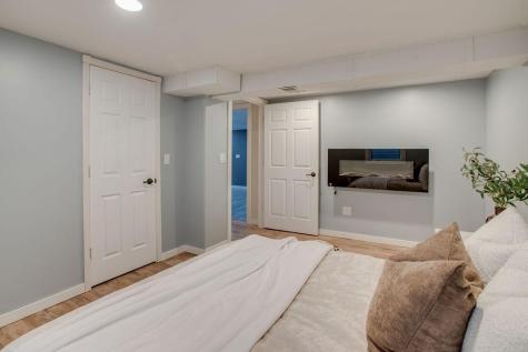 2005 S 15th Street S Moorhead MN 56560