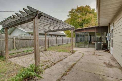 2005 S 15th Street S Moorhead MN 56560