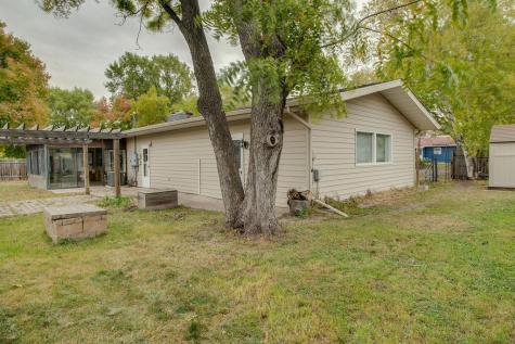 2005 S 15th Street S Moorhead MN 56560