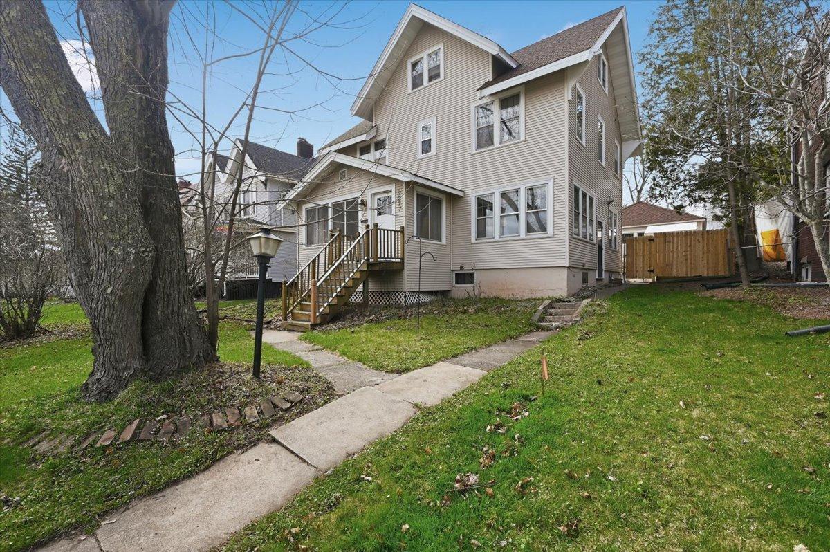 2327 E 4th Street Duluth MN 55812