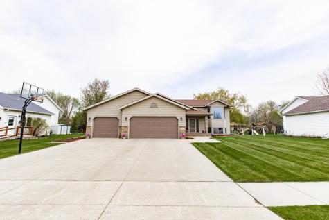 3511 42nd Avenue S Fargo ND 58104
