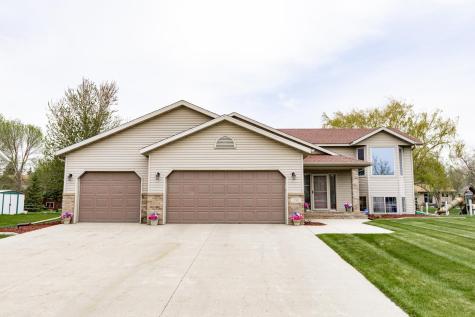 3511 42nd Avenue S Fargo ND 58104