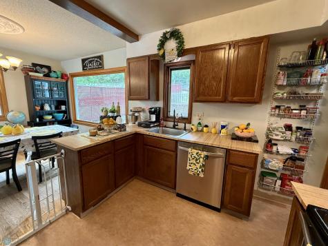 237 Viking Drive Valley City ND 58072