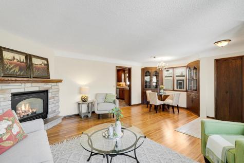 4201 40TH Avenue N Robbinsdale MN 55422