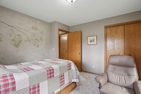 2063 Rena Circle Saint Augusta MN 55320