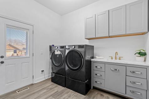 9154 Edinburgh Lane Woodbury MN 55125