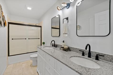 9154 Edinburgh Lane Woodbury MN 55125