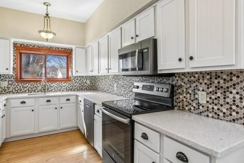 8675 Upper 206th Street W Lakeville MN 55044