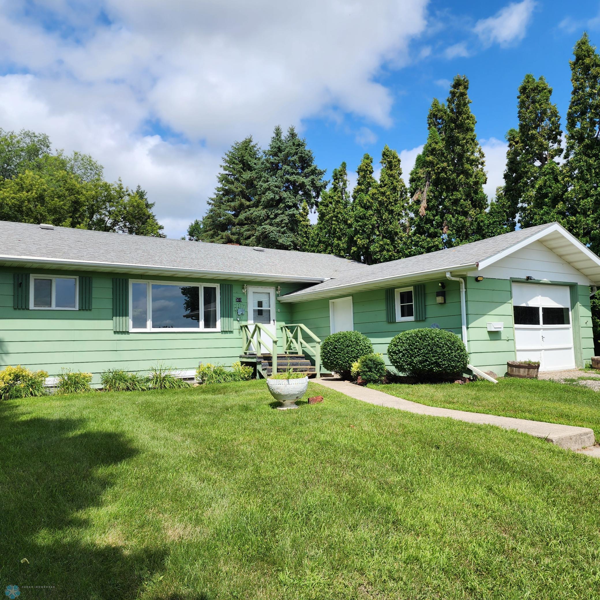 303 9th Avenue E Lisbon ND 58054