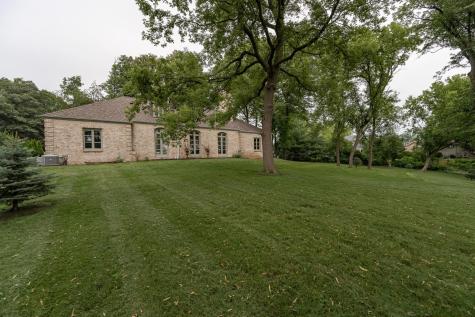 910 Folwell Drive SW Rochester MN 55902