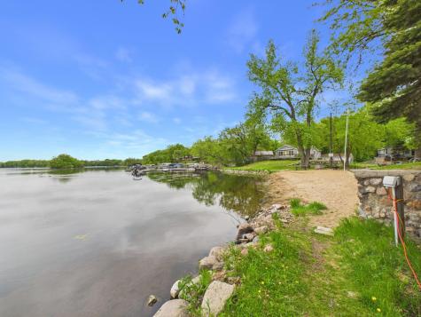 21707 State Highway 22 Richmond MN 56368