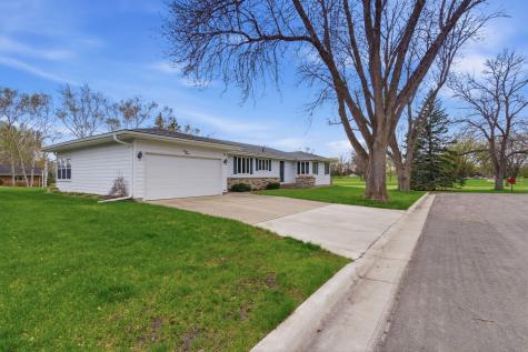 311 E Oak Avenue Olivia MN 56277