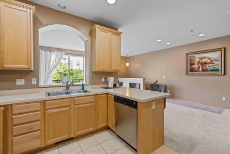 7509 Parkridge Way Savage MN 55378